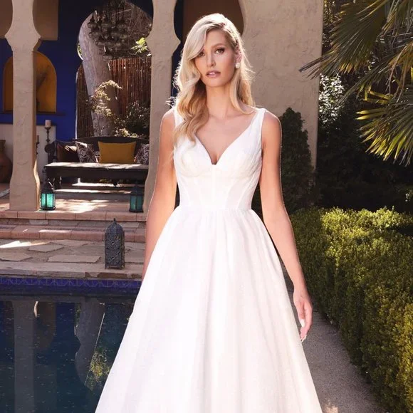 NEW LONG SLEEVELESS WEDDING DRESS WITH V-NECKLINE AND SIDE POCKETS CD CB077W - Picture 4 of 10